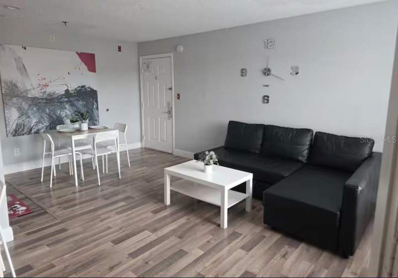 1 bedroom Condo - Hotel at 3100 Parkway Boulevard #421, Parkway Palms Resort Maingate Condo, Kissimmee — photo 3