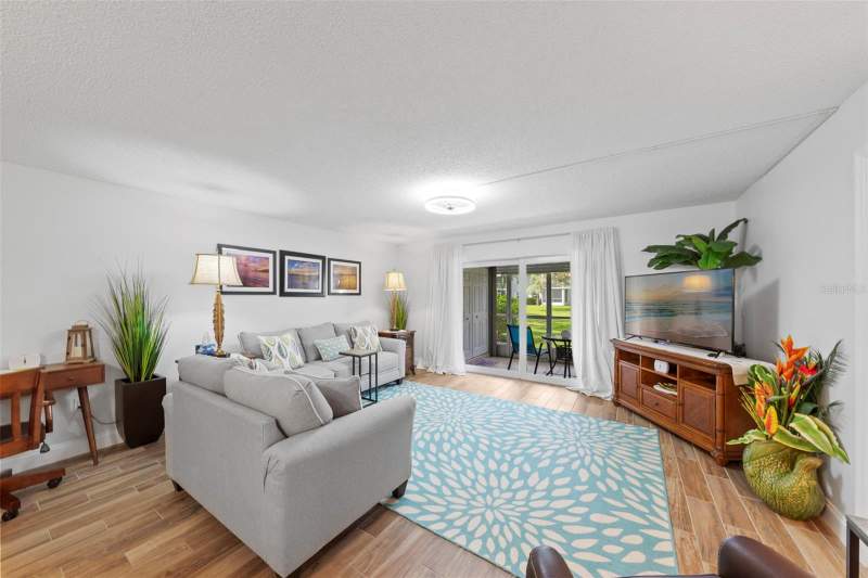 2 bedroom Condo - Hotel at 7104 Nantucket Circle #3, Foxmoor 02 Condo Ph 01-09, North Fort Myers — photo 3