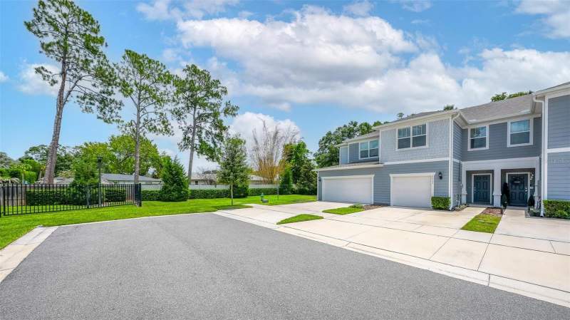 3 bedroom Townhouse at 2033 Canny Cove, Grayson Square, Winter Park — photo 3