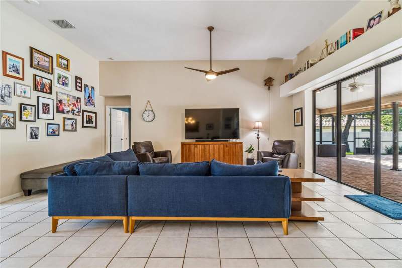 4 bedroom Single Family Residence at 2937 Hillcreek Circle, Countrypark, Clearwater — photo 5