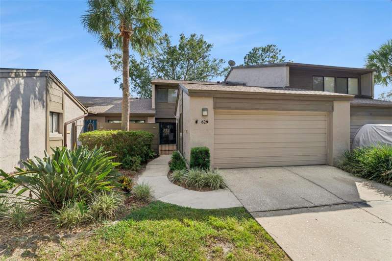 3 bedroom Townhouse at 629 Woodridge Drive, Lake Of The Woods Sec 05 Twnhs, Fern Park — photo 2