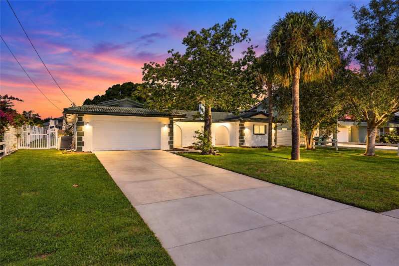 3 bedroom Single Family Residence at 725 S Bayshore Boulevard, Del Oro Shores, Safety Harbor — photo 1