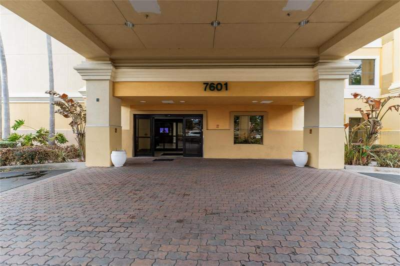 1 bedroom Condo - Hotel at 7601 Canada Avenue #408, Hawthorn Suites Orlando, Orlando — photo 2