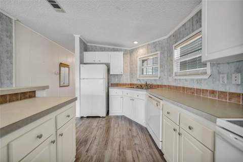 2100 Kings Hwy #206, Port Charlotte FL - photo 6 of 28