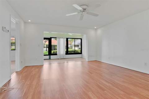 2569 Laurelwood Drive #11B, Clearwater FL - photo 17 of 38