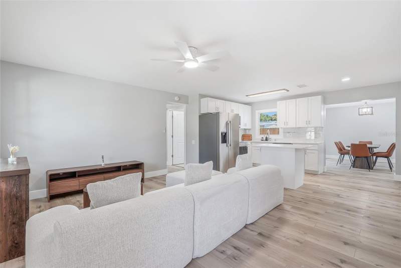 3 bedroom Single Family Residence at 5512 96th Avenue, Skyview Terrace 1st Add, Pinellas Park — photo 2