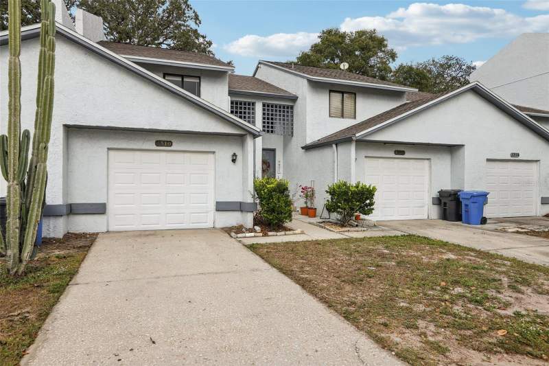 2 bedroom Townhouse at 1310 Mountain View Drive #105, Carlyle Garden Twnhms A Con, Tampa — photo 3