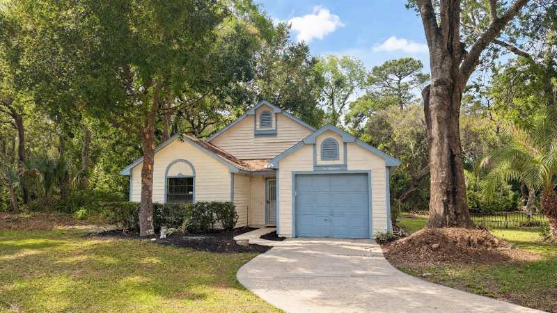 2 bedroom Single Family Residence at 114 Spreading Oak Court, Hidden Lake Villas Ph 1, Sanford — photo 1