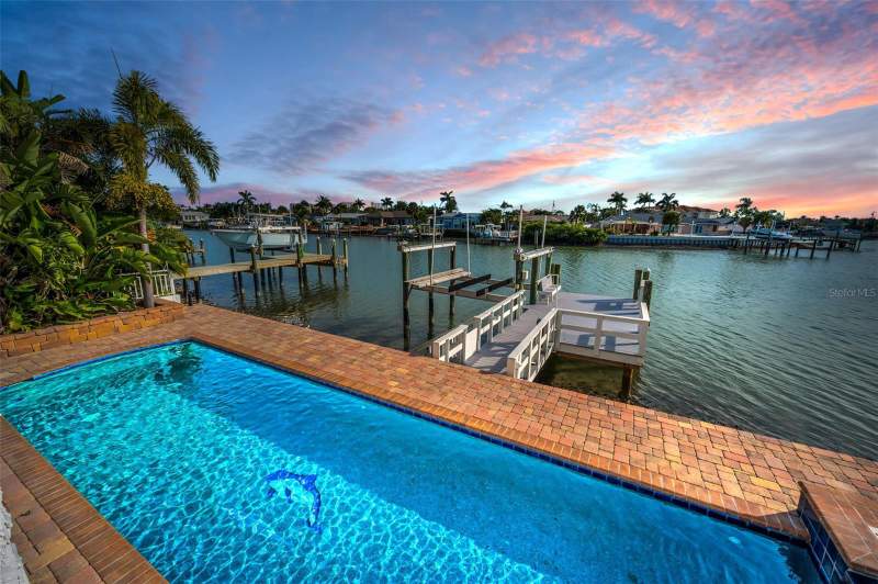 4 bedroom Single Family Residence at 7942 3RD AVENUE, SOUTH CSWY ISLE 3RD ADD, ST PETERSBURG — photo 5