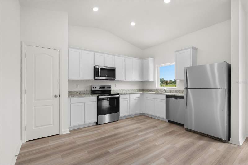 3 bedroom Single Family Residence at 13323 Tula Loop, Tula Parc, Astatula — photo 2