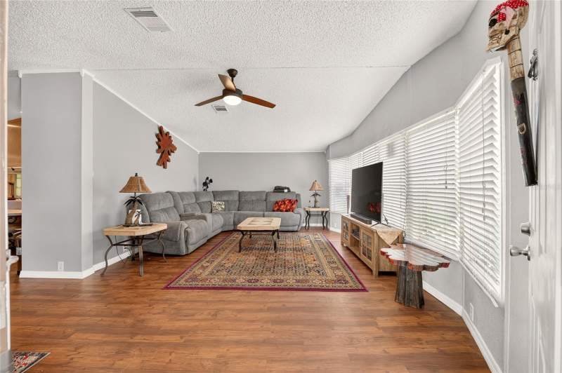2 bedroom Manufactured Home at 3401 Rainbow Road, Tavares Fox Run Mobile Home, Tavares — photo 2