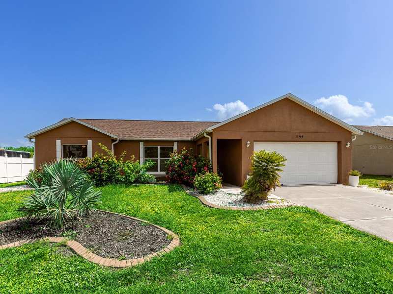 3 bedroom Single Family Residence at 12404 Willmington Boulevard, Port Charlotte Sec72 14294, Port Charlotte — photo 1