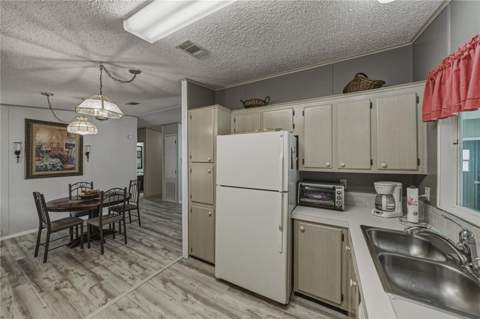 35921 Tanda Circle, Zephyrhills FL - photo 14 of 45