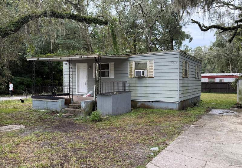 4 bedroom Mobile Home at 9114 Ogalala Street, Griffin Park, New Port Richey — photo 2