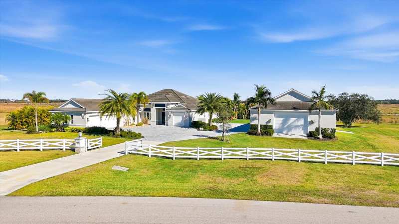 3 bedroom Single Family Residence at 3467 Compound Court, Hampton Lakes, Sarasota — photo 1