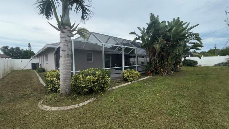 3 bedroom Single Family Residence at 4340 SW 6th Place, Cape Coral, Cape Coral — photo 2