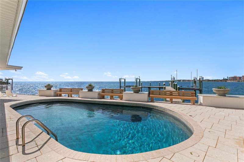 4 bedroom Single Family Residence at 2970 68th Avenue, Maximo Point Add Blk 3 Rep, St Petersburg — photo 5