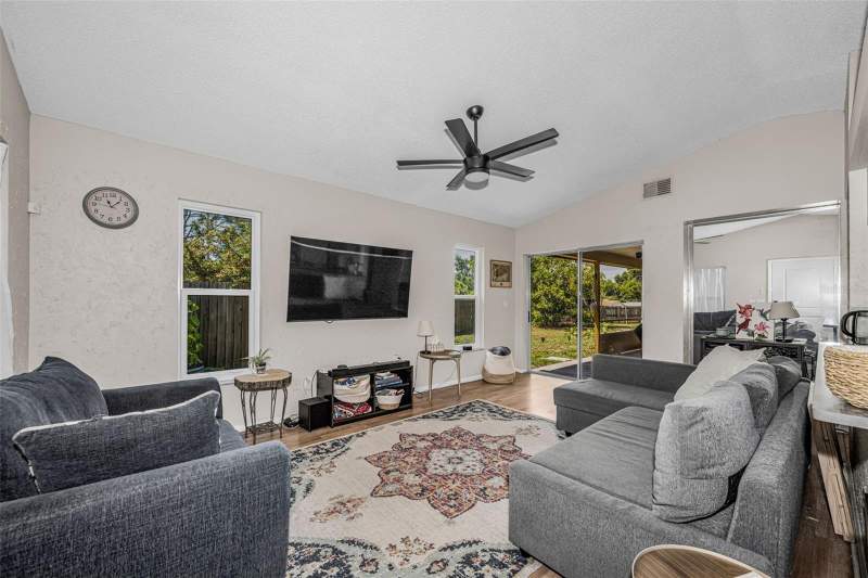 2 bedroom Villa at 2662 Megan Court, Lake St George South Unit II, Palm Harbor — photo 3