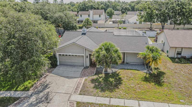 4 bedroom Single Family Residence at 6728 Ranger Drive, Bay Port Colony Ph III Un 1, Tampa — photo 2