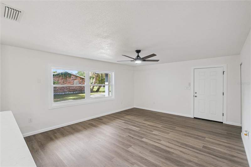 3 bedroom Single Family Residence at 1310 LEE COURT, LEESBURG BEVERLY SHORES, LEESBURG — photo 5