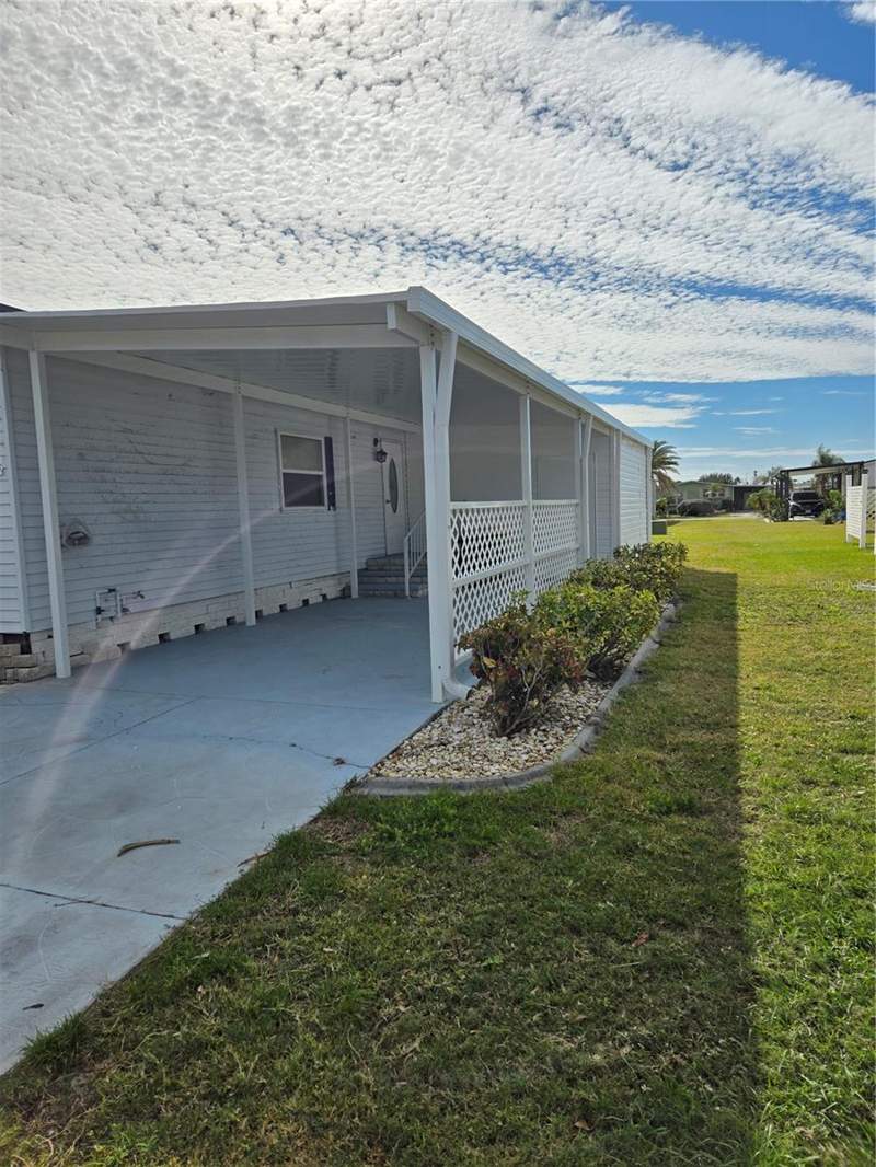 2 bedroom Manufactured Home at 8479 Tanaka Drive, Lemon Bay Isles Ph 03, Englewood — photo 5