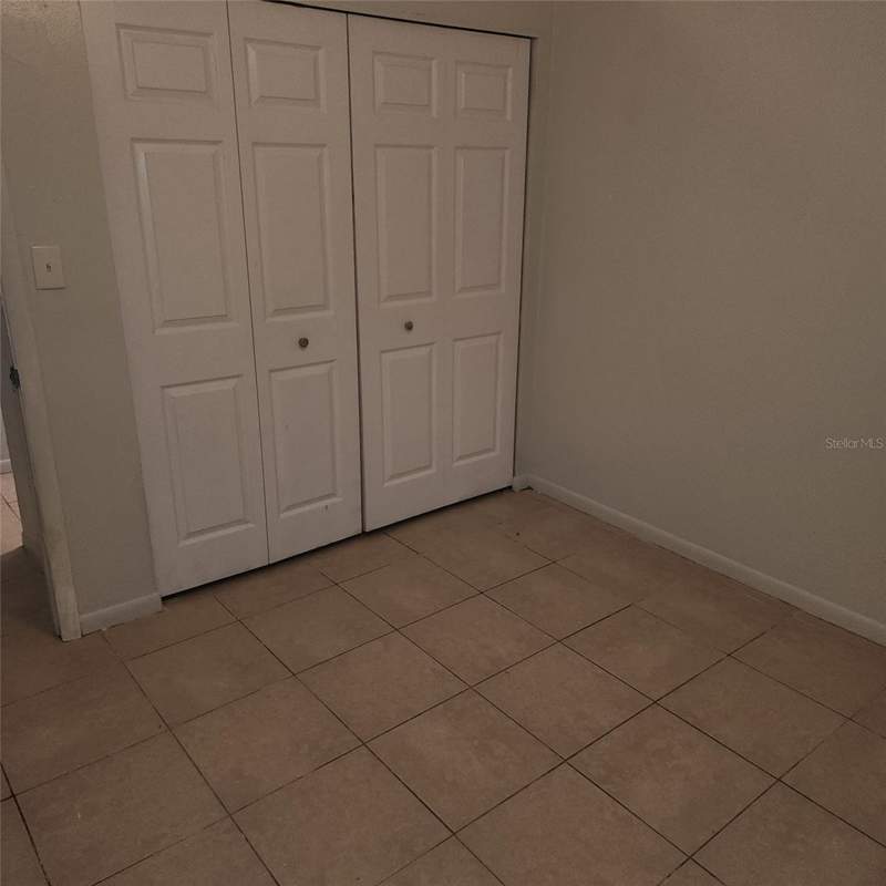 4 bedroom Half Duplex at 1205 E 99th Avenue, Tampa Overlook, Tampa — photo 4