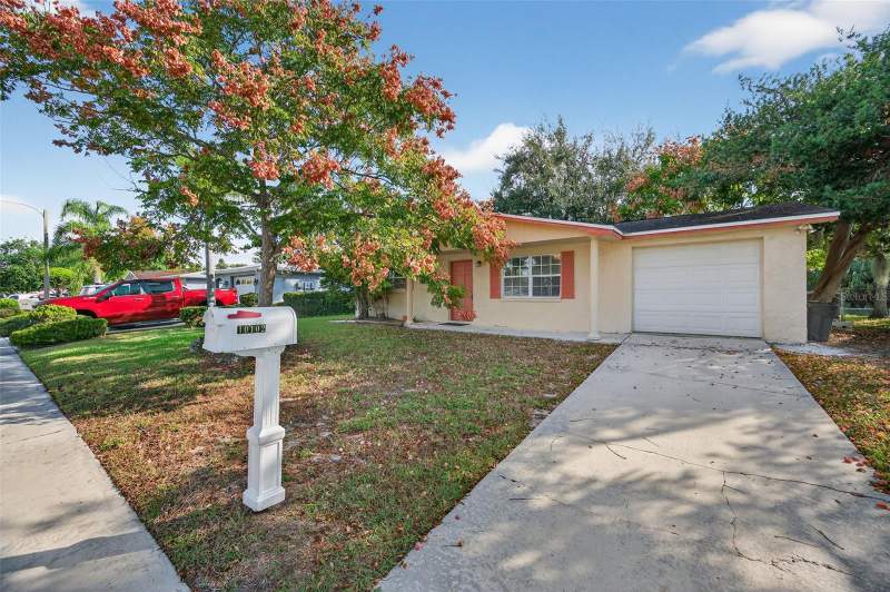 2 bedroom Single Family Residence at 10102 Glen Moor Lane, Regency Park, Port Richey — photo 3