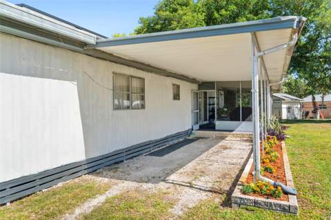 10220 Wellington Avenue, Dade City FL - photo 8 of 50