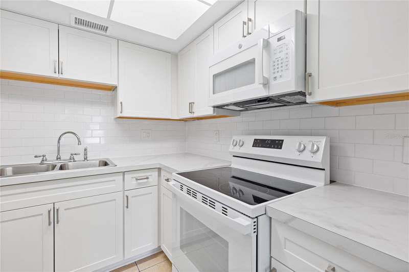 1 bedroom Condominium at 1051 79th Avenue #103, Gateway Square Apts, St Petersburg — photo 5