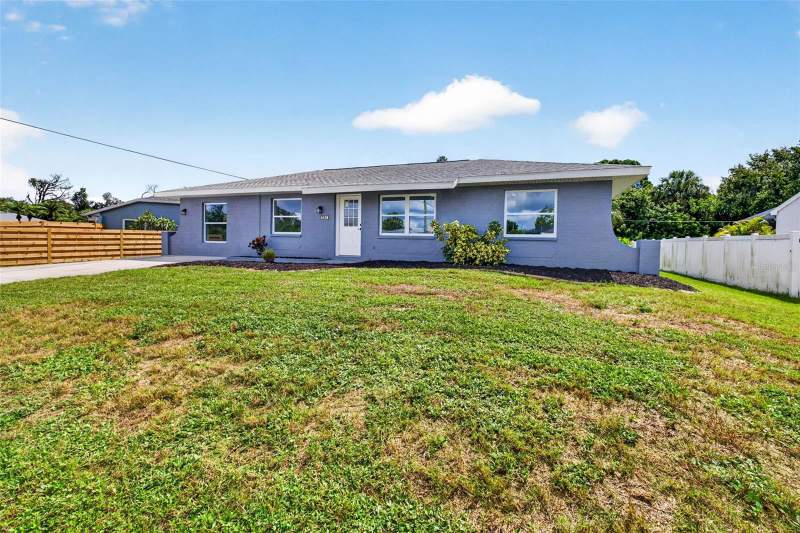 4 bedroom Single Family Residence at 381 Grenada Street, Port Charlotte Sec 008, Port Charlotte — photo 4