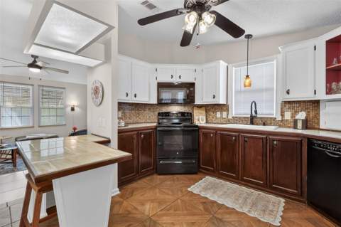 1541 Doral Circle, The Villages FL - photo 7 of 26
