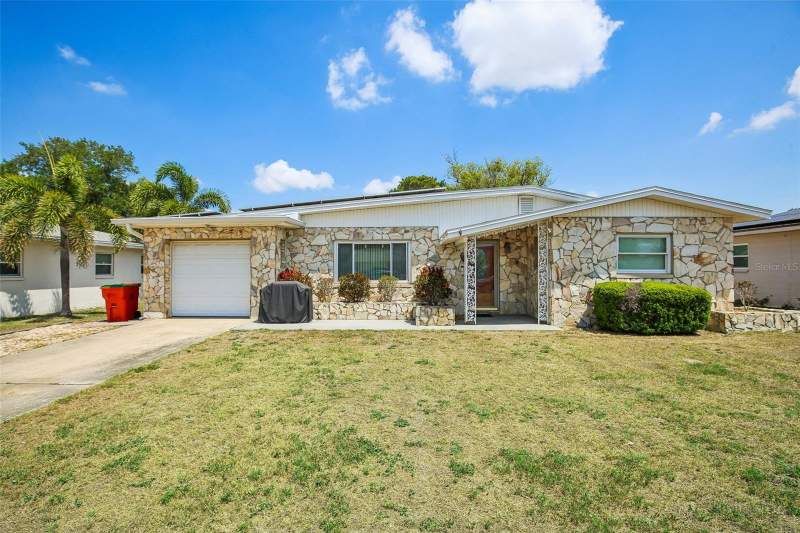 Hahns UplandsHomes for Sale in Seminole, FL