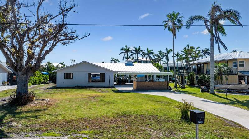 2 bedroom Single Family Residence at 2560 Baybreeze Street, St James City, St James City — photo 5