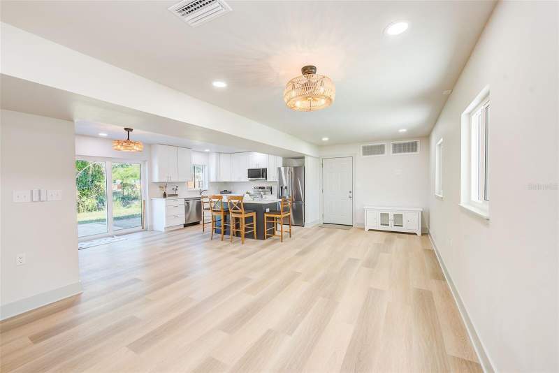 4 bedroom Single Family Residence at 362 Gatewood Drive, Belleair Manor, Largo — photo 3