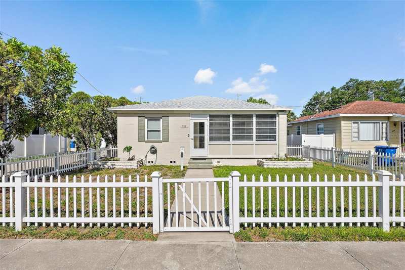 3 bedroom Single Family Residence at 918 27th Street, Melrose Sub, St Petersburg — photo 1