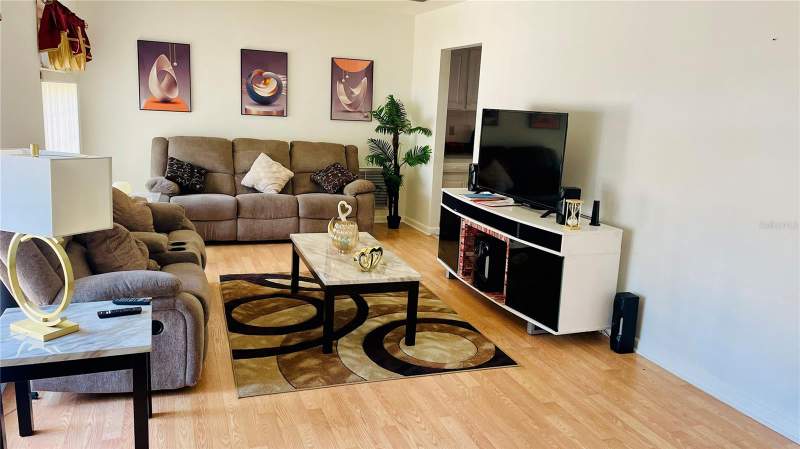 3 bedroom Single Family Residence at 14809 Tulip Drive, Floral Gardens Unit 4, Tampa — photo 4