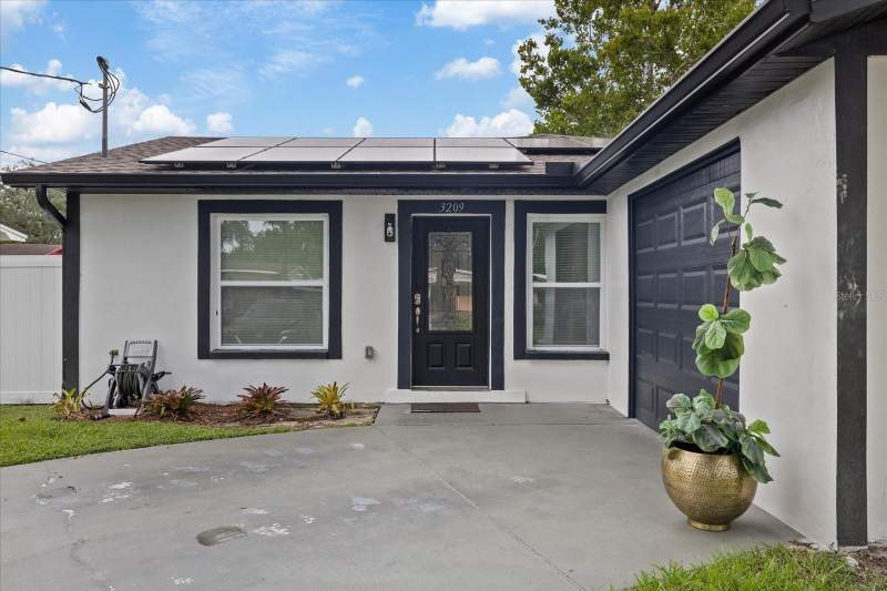 4 bedroom Single Family Residence at 3209 E Hanna Avenue, Woodland Terrace 4th Add, Tampa — photo 2
