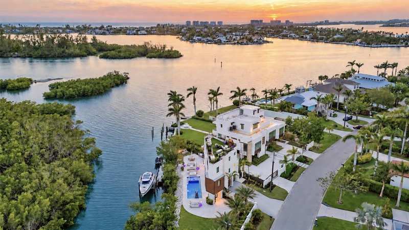 4 bedroom Single Family Residence at 1406 Tangier Way, San Remo Estates, Sarasota — photo 1