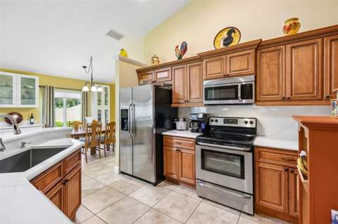 76 Fairway Circle, Umatilla FL - photo 21 of 36