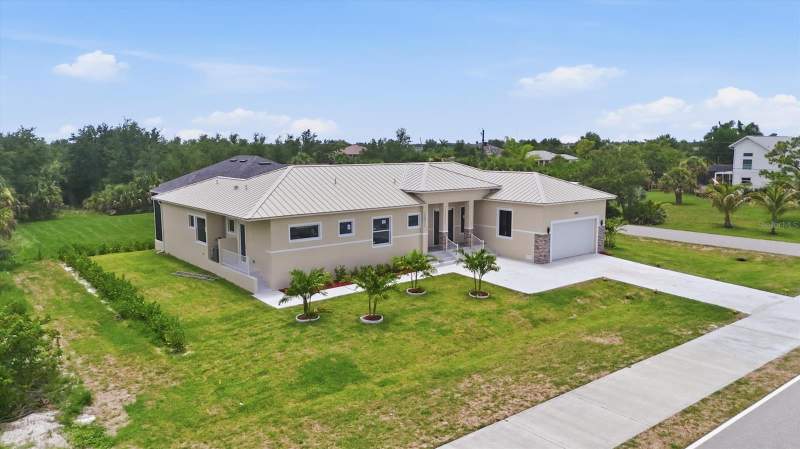 4 bedroom Single Family Residence at 14491 Ingraham Boulevard, Port Charlotte Sec 071, Port Charlotte — photo 3