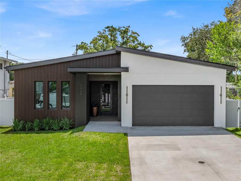 4 bedroom Single Family Residence at 4428 57th Avenue, Highland Groves, St Petersburg — photo 1