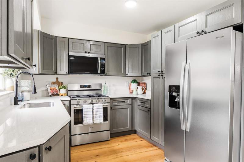 3 bedroom Single Family Residence at 705 Pasadena Avenue, Lake Wayman Heights Lake Add, Longwood — photo 3