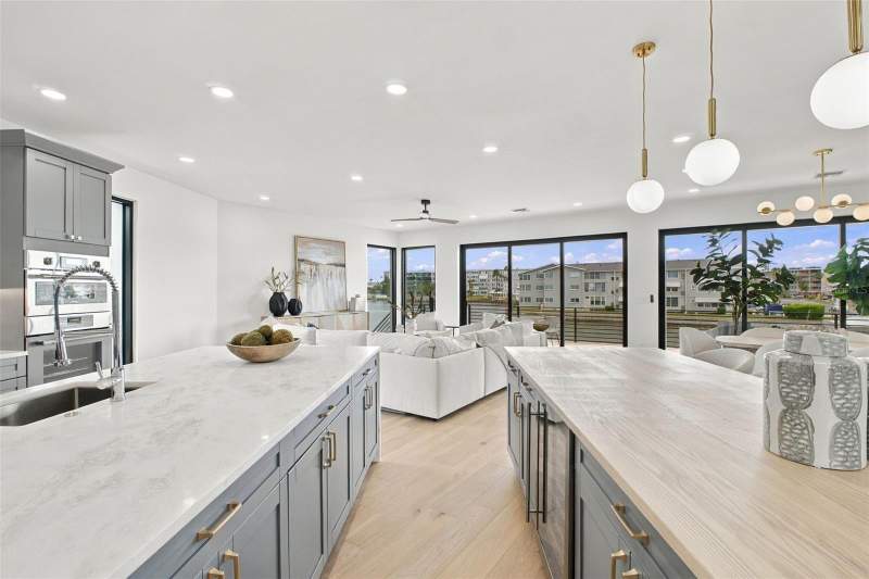 5 bedroom Single Family Residence at 7176 S Shore Drive, Pasadena Isle, South Pasadena — photo 4