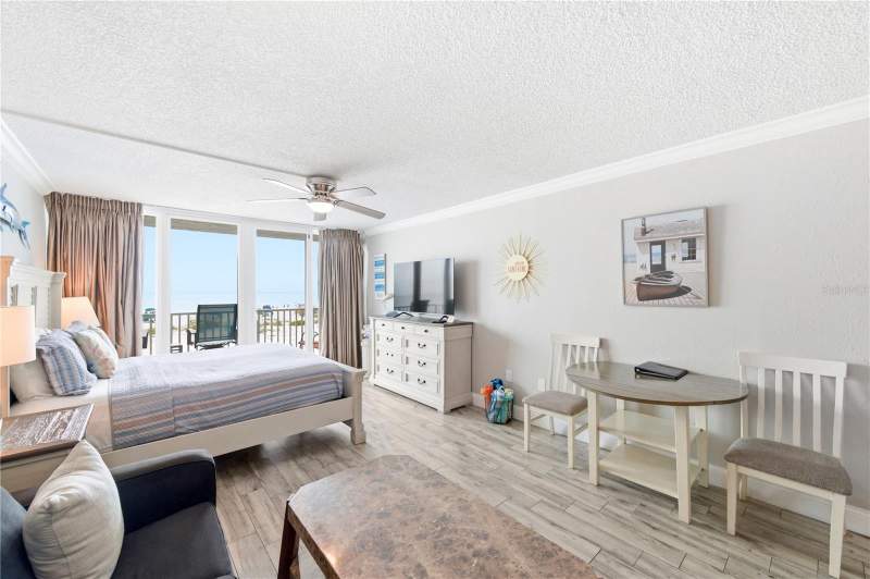 1 bedroom Condo - Hotel at 9980 Gulf Boulevard #211, Island Inn Condo, St Petersburg — photo 3