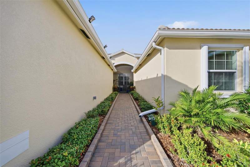 2 bedroom Villa at 4717 Avila Lakes Drive, Valencia Del Sol Ph 1, Wimauma — photo 3