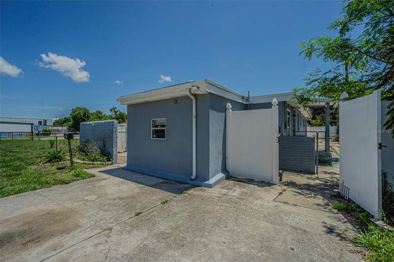 4 bedroom Single Family Residence at 1627 28th Street, Avalon, St Petersburg — photo 2
