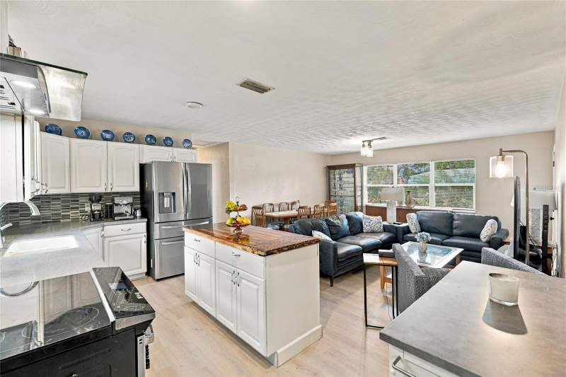 3 bedroom Single Family Residence at 8030 5th Street, Rio Vista, St Petersburg — photo 5