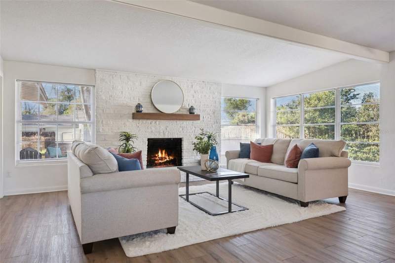 4 bedroom Single Family Residence at 140 E Faith Terrace, Northwood Heights, Maitland — photo 2