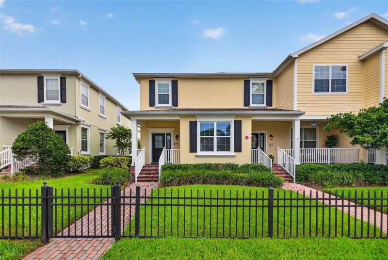 4 bedroom Townhouse at 217 49th Avenue, Sun Ketch Twnhms At Northeast, St Petersburg — photo 1