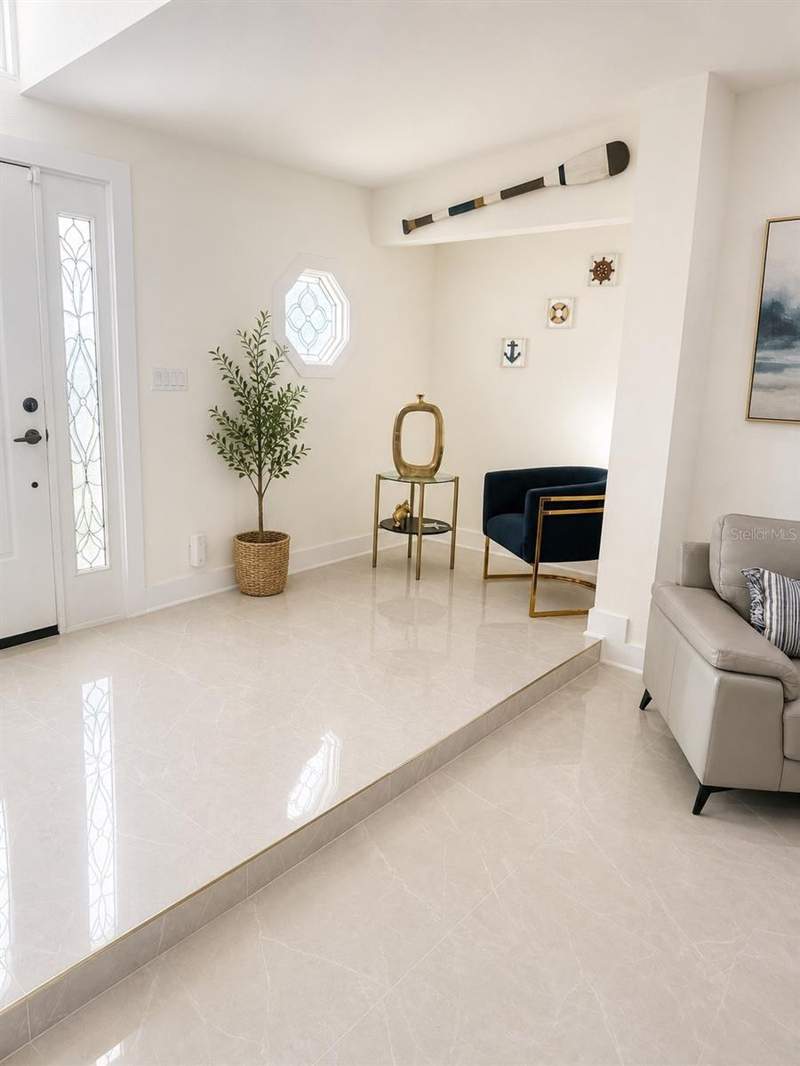 5 bedroom Single Family Residence at 452 Bath Club Boulevard, Bath Club Estates 3rd Add, North Redington Beach — photo 2